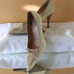 ⬇️ PRICE DROP ⬇️ Beautiful Carlos Santana pumps